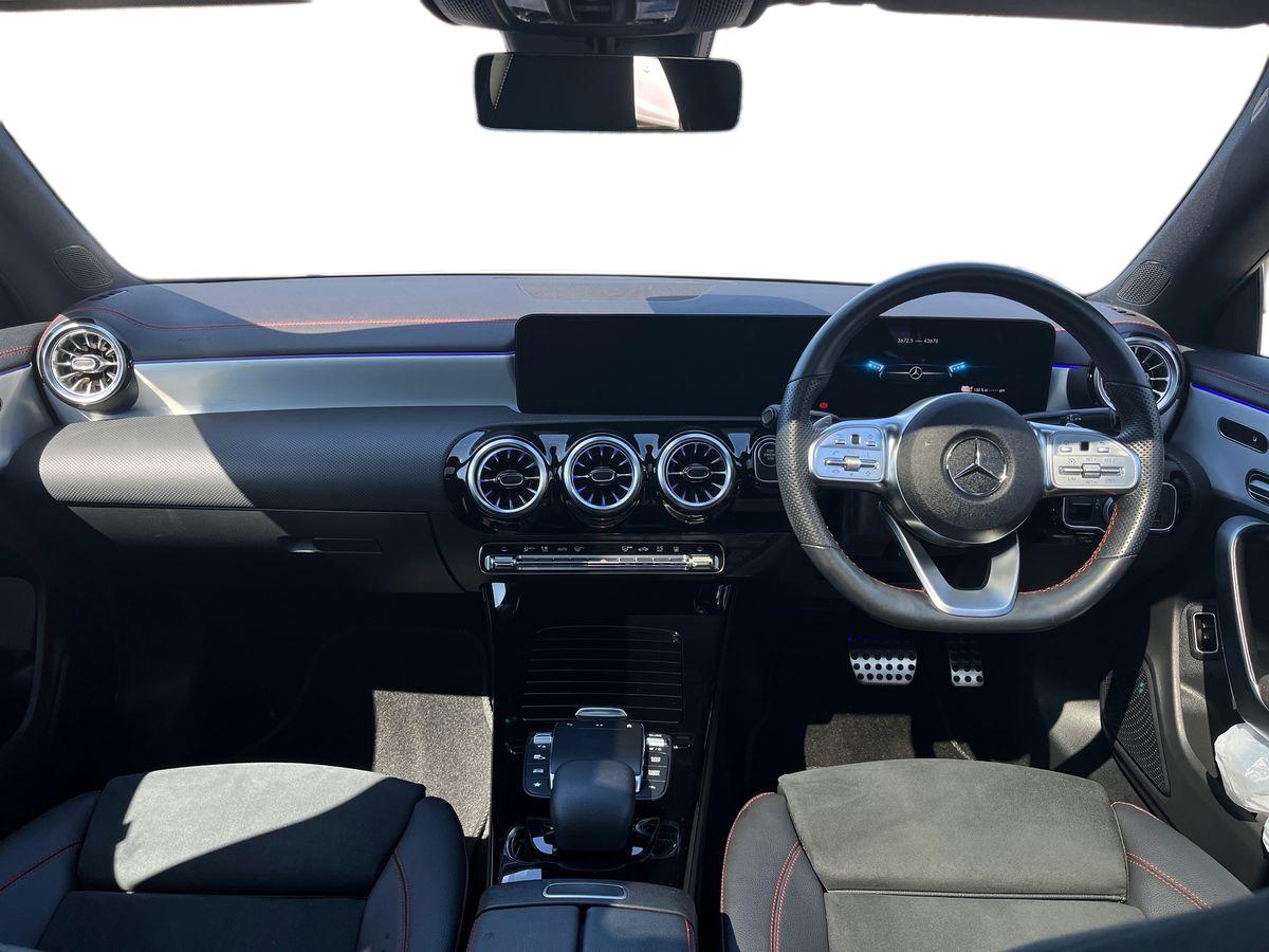 Mercedes-Benz CLA Photo 9