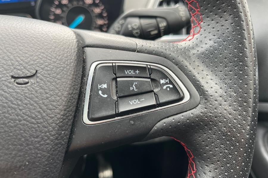 Ford KUGA Photo autoimg-57450ee0f68db6ff6d40c0c7079b37ba7c2b6c07.jpg