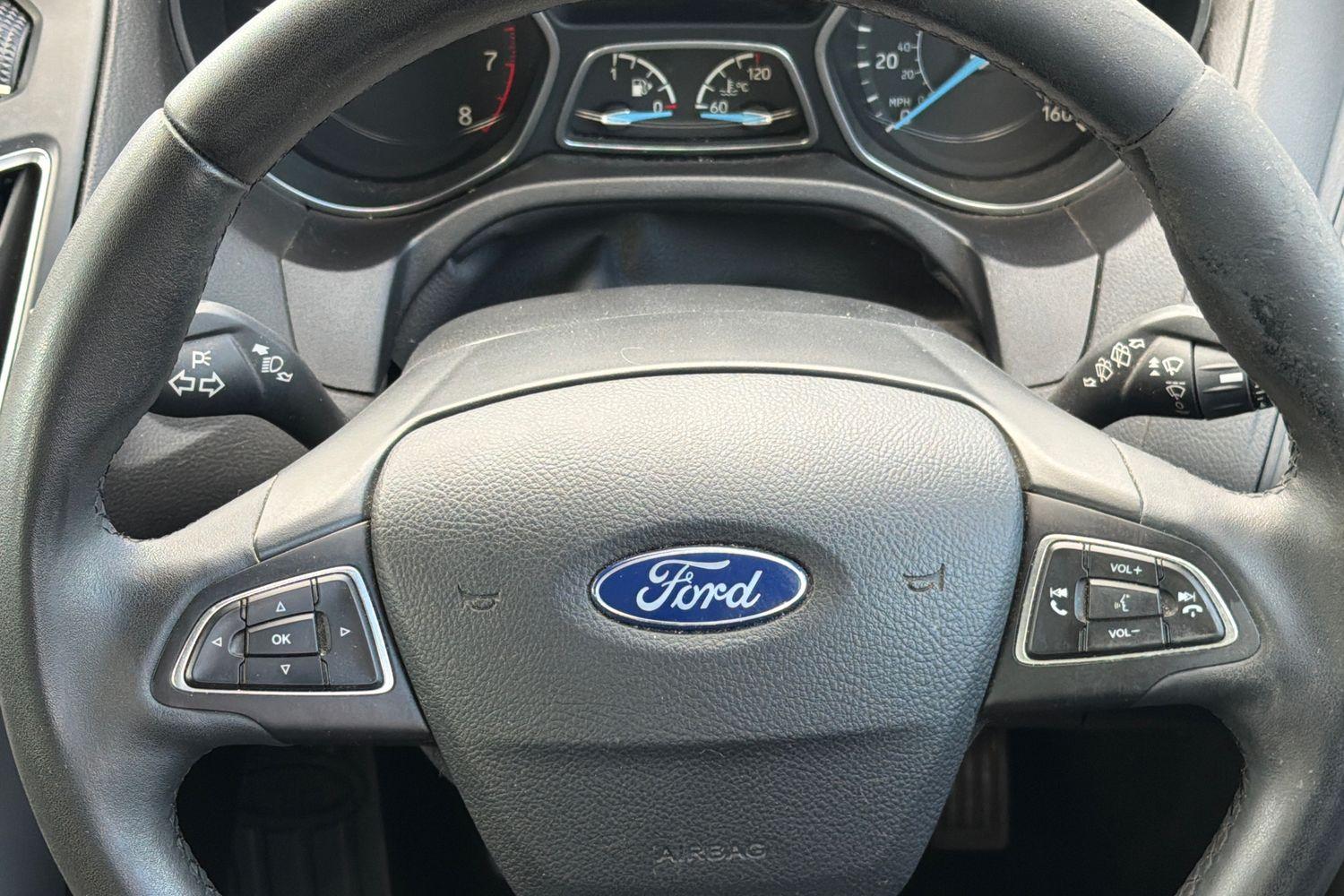 Ford Focus Photo 11