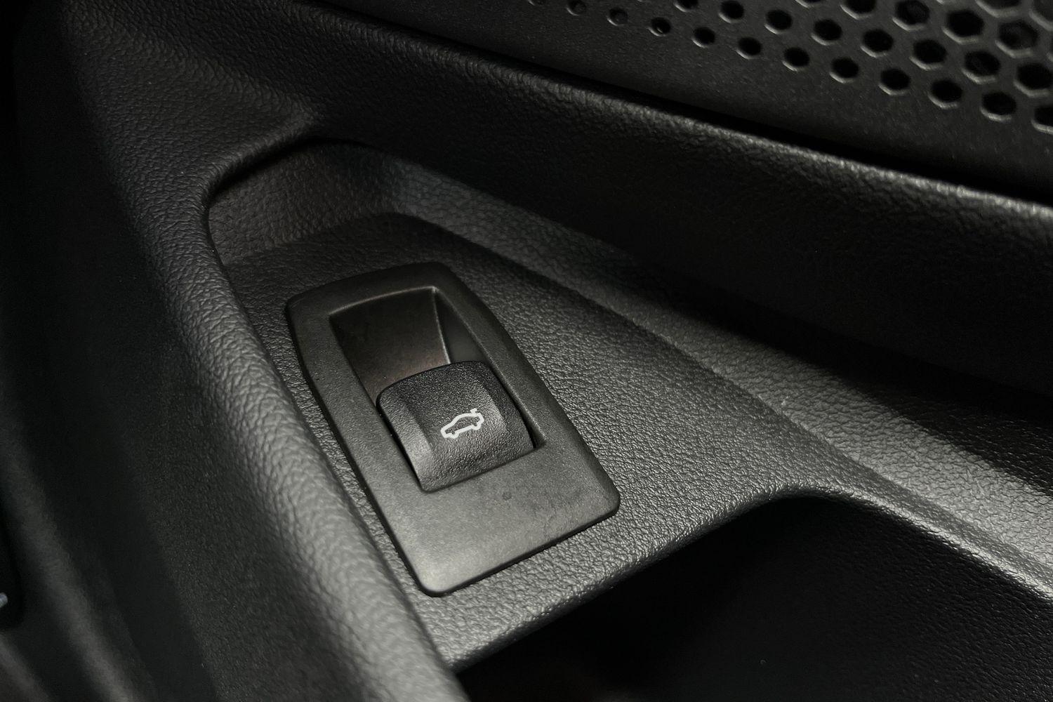 BMW 3 Series Photo 38