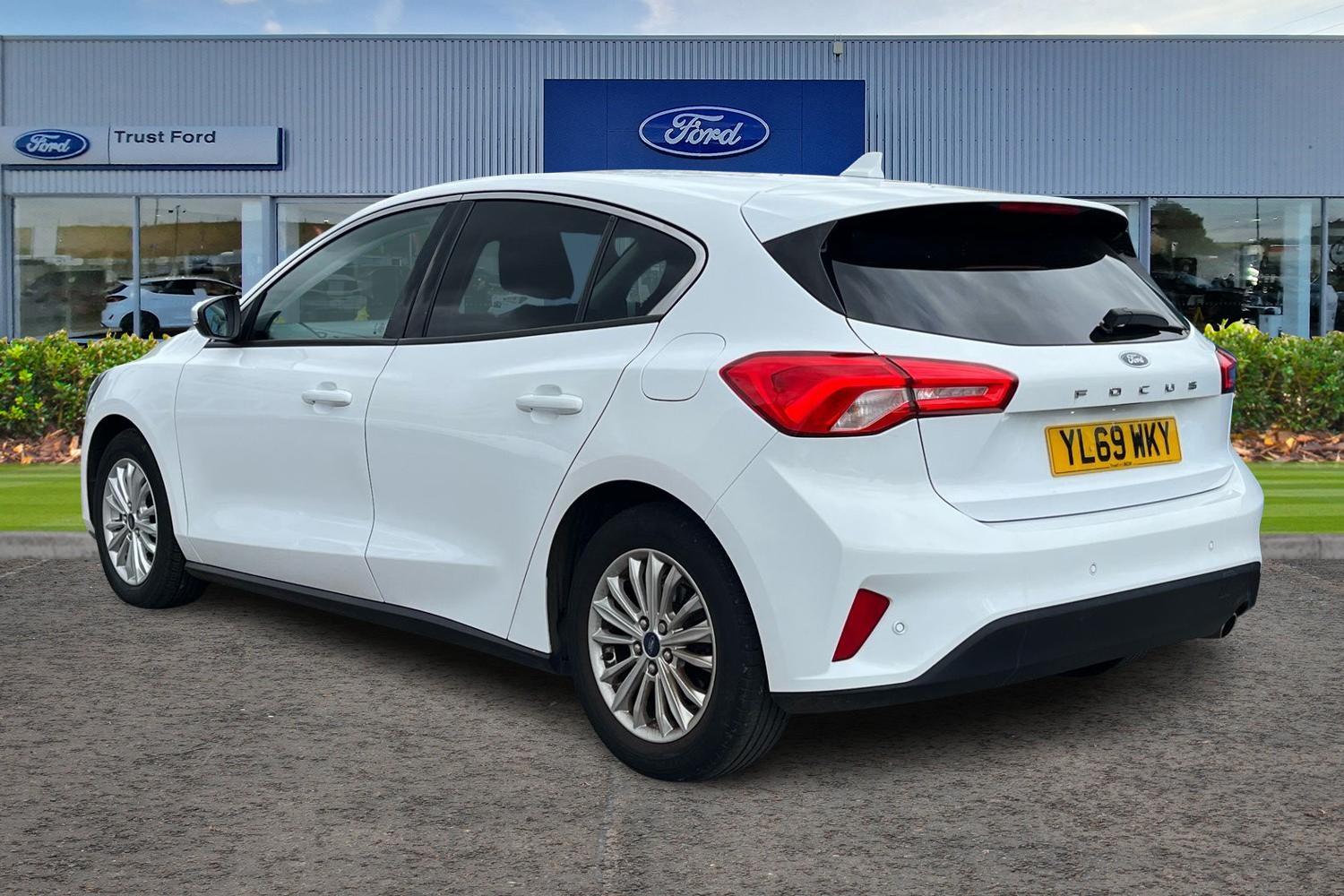 Ford FOCUS Photo 1