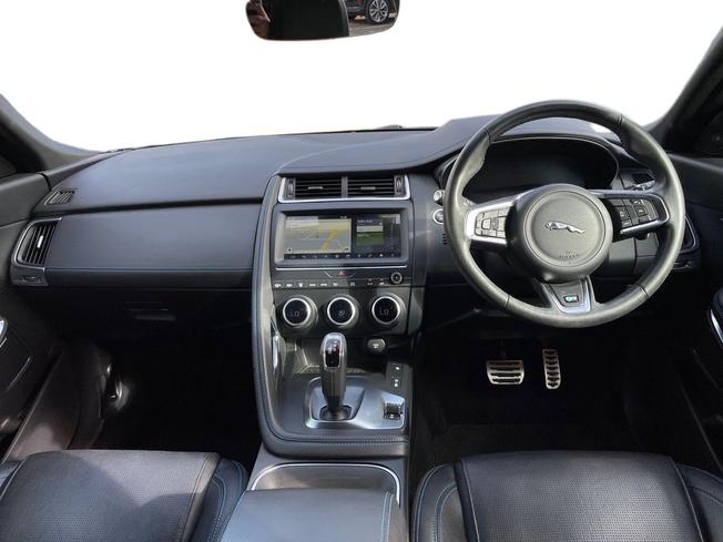 JAGUAR E-PACE Photo 10
