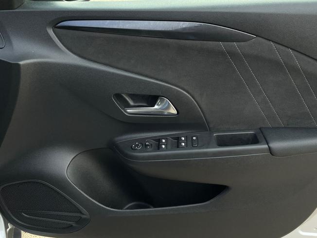 VAUXHALL Corsa Photo 30