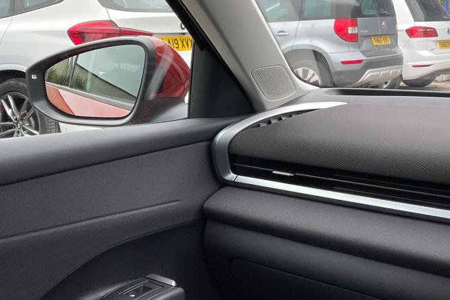VOLKSWAGEN T-Roc Photo 39