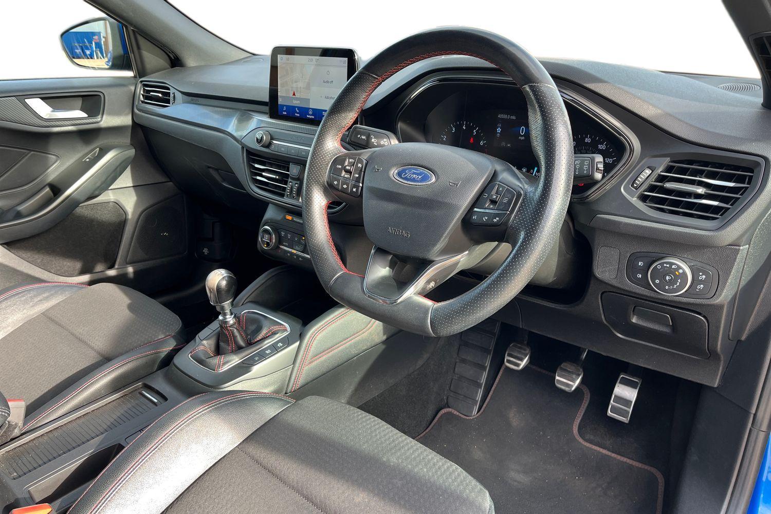 Ford Focus Photo 8