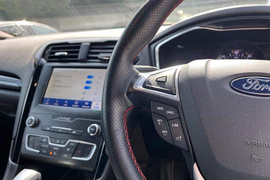 Ford MONDEO Photo autoimg-5758a108628562e7caee8ac31326ee624980c74a.jpg