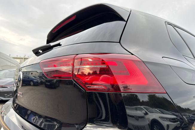 VOLKSWAGEN Golf Photo 18