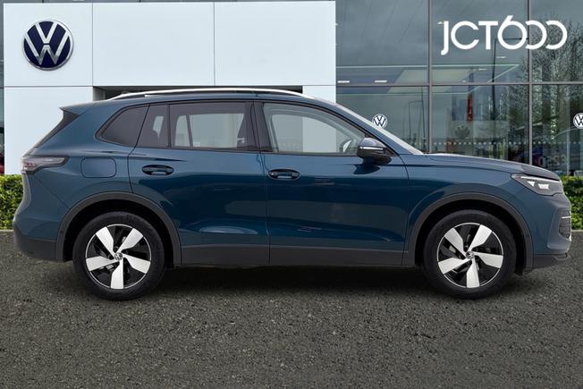 VOLKSWAGEN Tiguan Photo 4