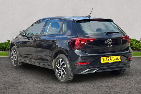 Volkswagen Polo Photo autoimg-57616a4d7b1cffbd6e16a735292a7a4ecf7a84ae.jpg
