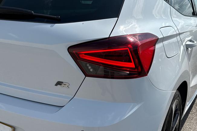 SEAT Ibiza Photo 18