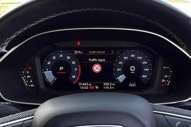 Audi Q3 Photo 15