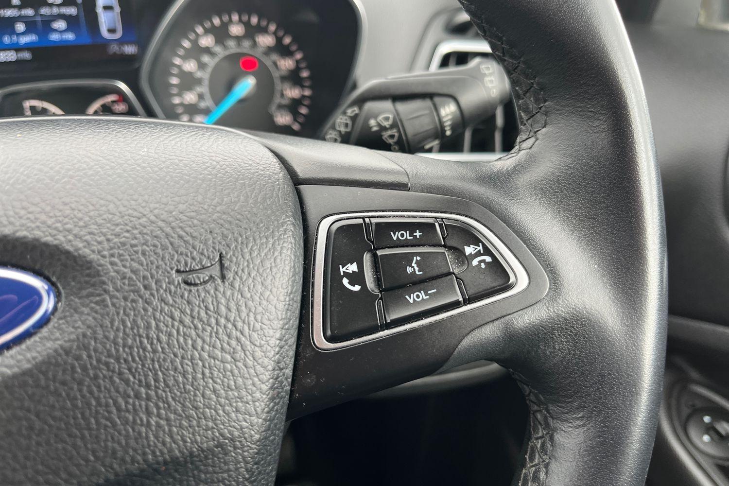 FORD KUGA Photo 30