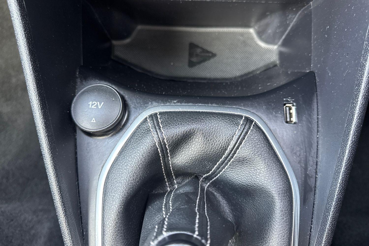 Ford FIESTA Photo 28