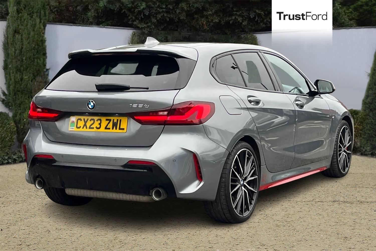BMW 1 SERIES Photo 3