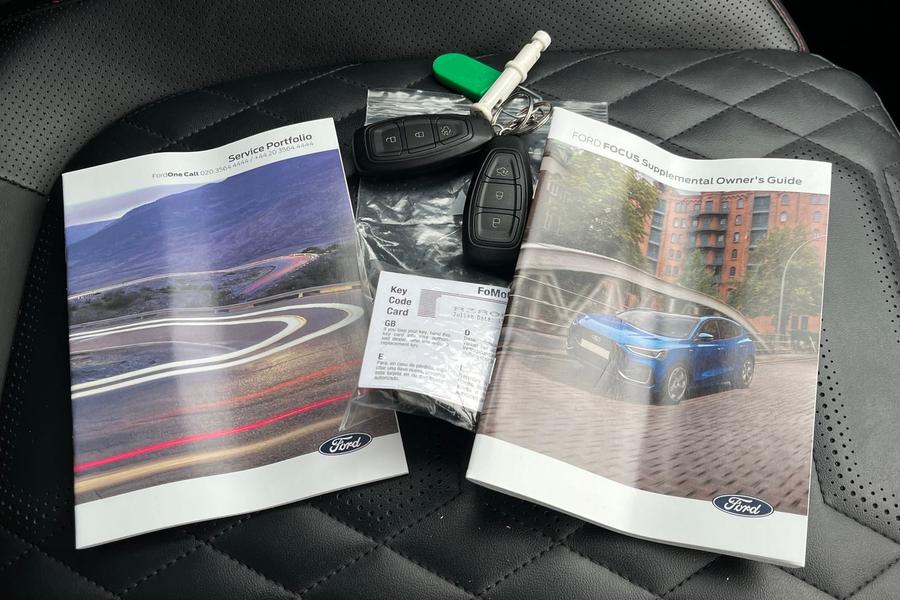 Ford FOCUS Photo autoimg-576fbeb572697e6b66de0ce7631de05eb0aaa1d1.jpg