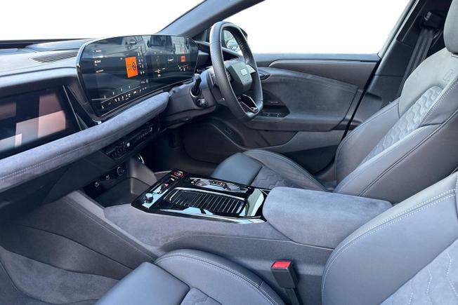AUDI A6 e-tron Avant Photo 2