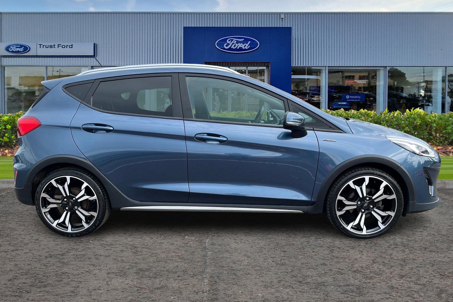Ford Fiesta Photo 2