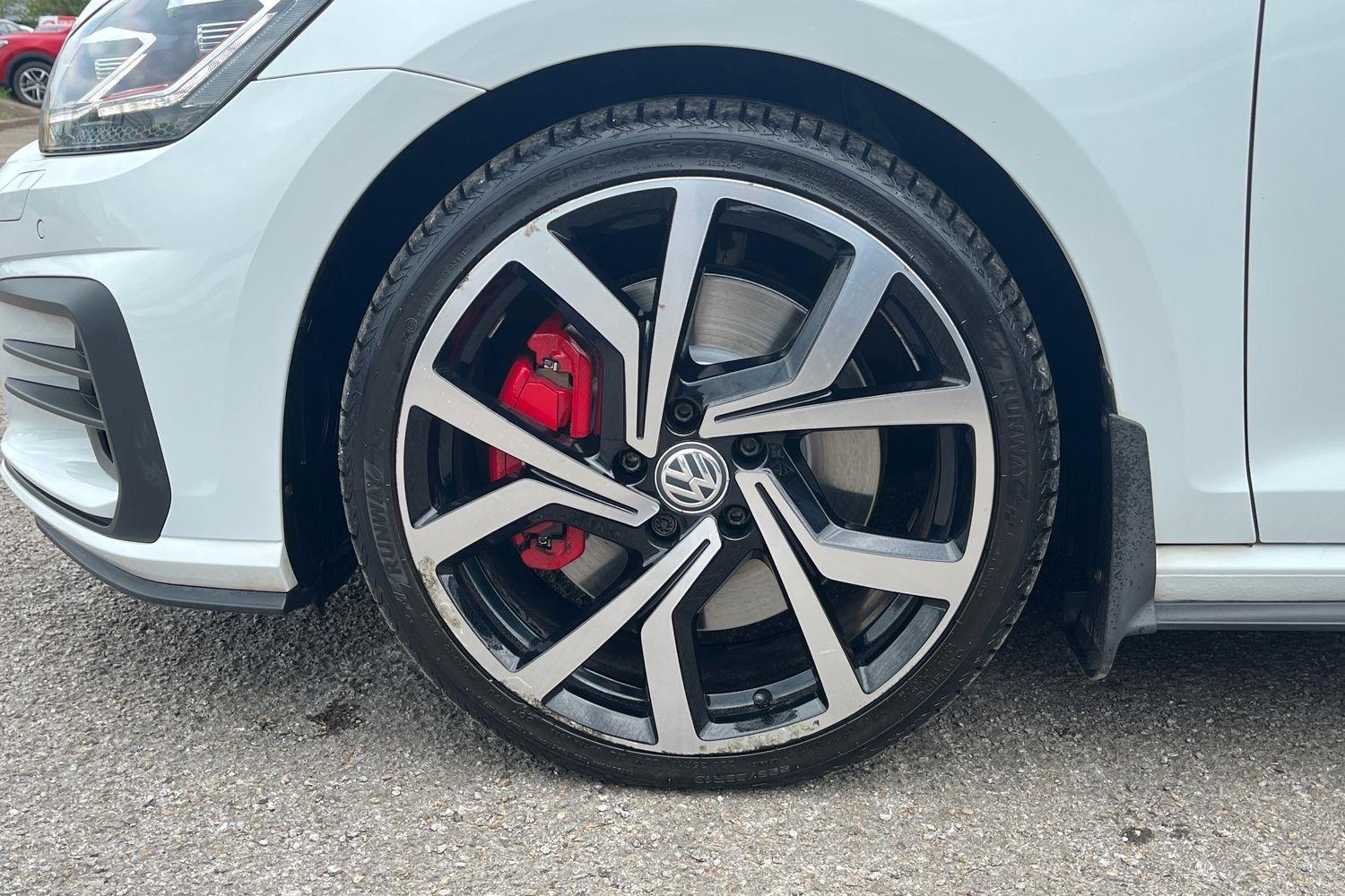 Volkswagen GOLF Photo 34