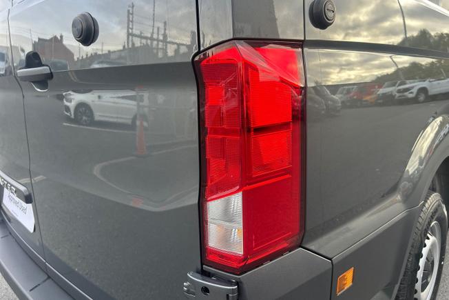 VOLKSWAGEN Crafter Photo 18
