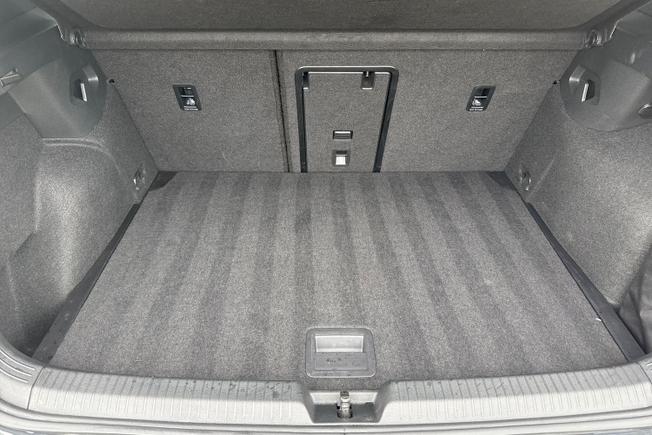 VOLKSWAGEN Golf Photo 12
