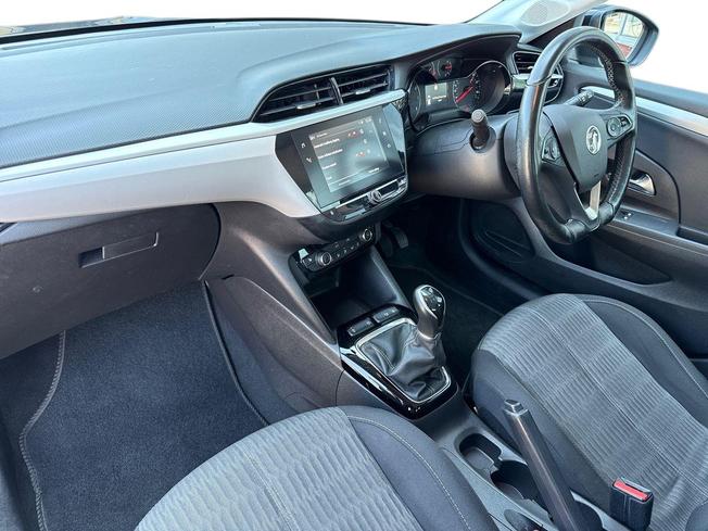 VAUXHALL Corsa Photo 2