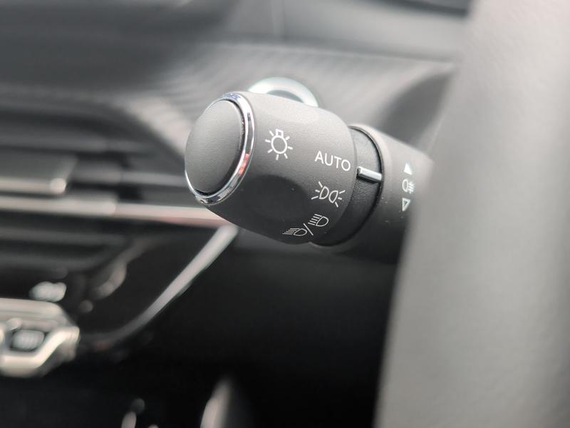 Used Peugeot E-208 NU74LXF 23