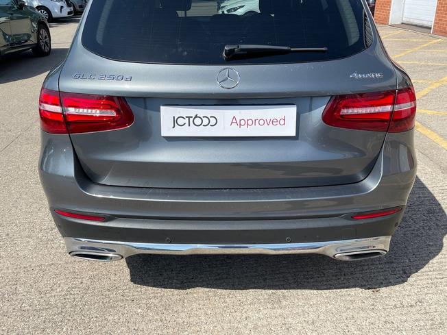 MERCEDES-BENZ Glc Photo 26