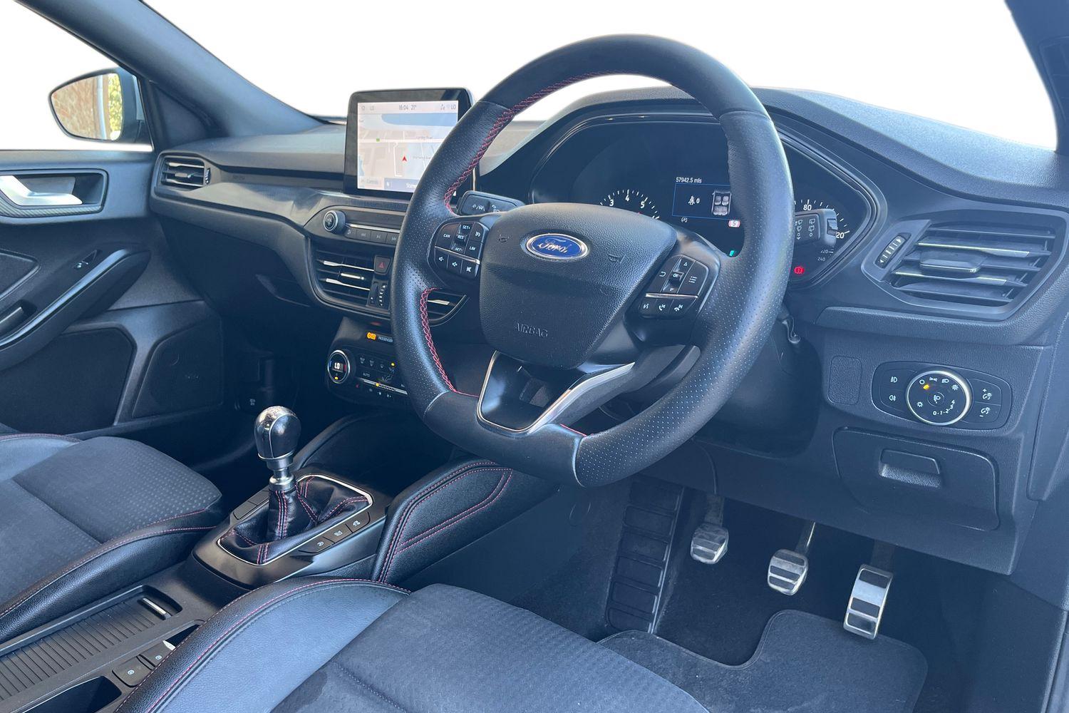 Ford Focus Photo 8