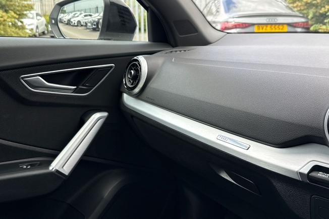 AUDI Q2 Photo 38