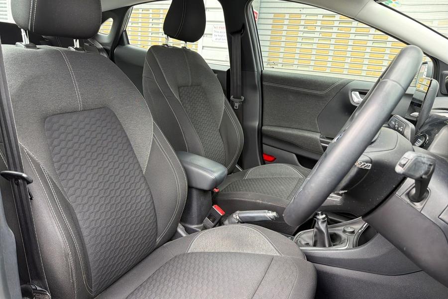 Ford PUMA Photo autoimg-5791f541f18a7f8a4a0dd951d80b8191649db61a.jpg
