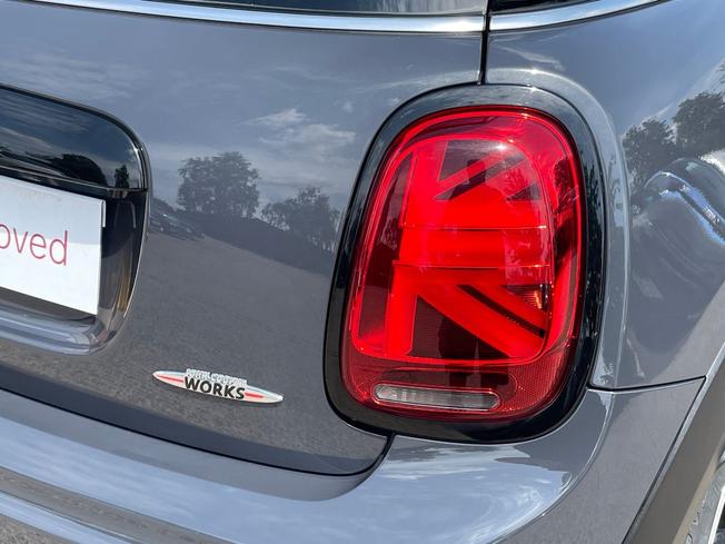 MINI Hatch Photo 18