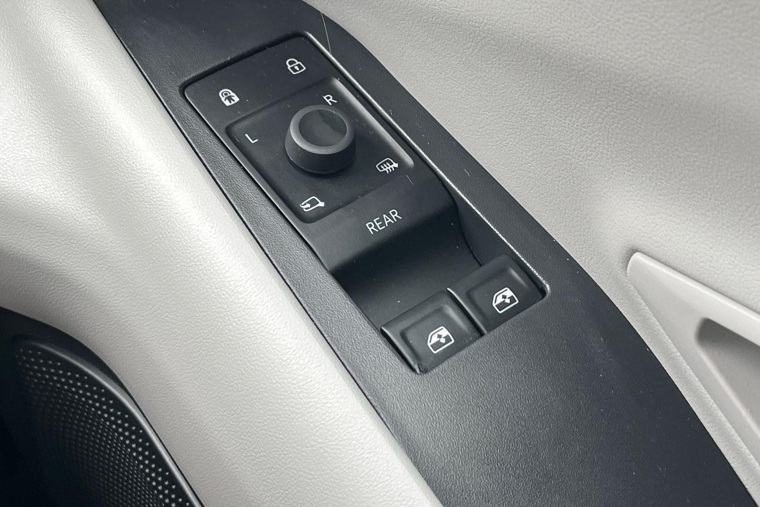 Ford Explorer Photo 15