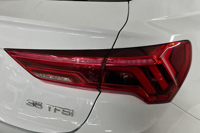 AUDI Q3 Photo 18