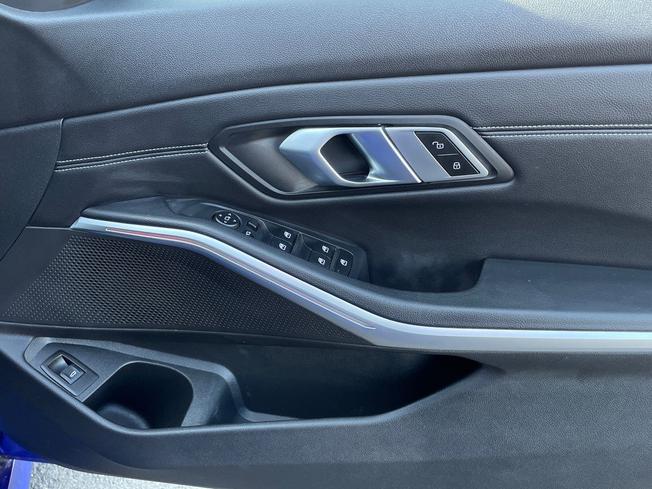 BMW 3 Series Photo 30