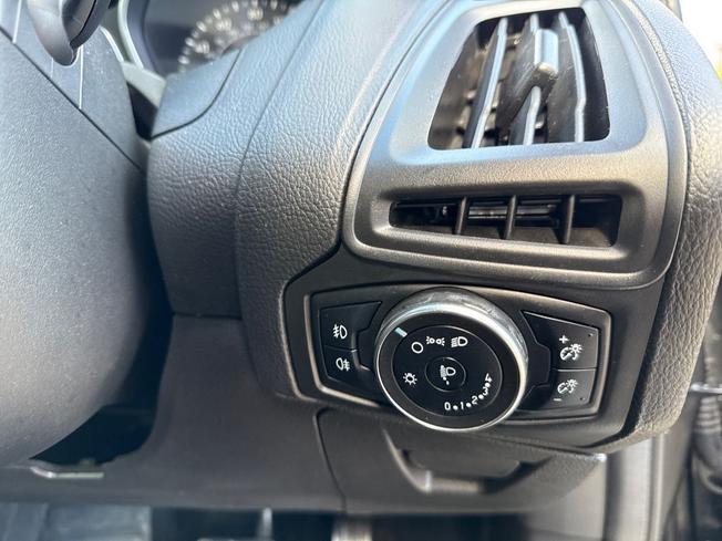 FORD Focus Photo 26