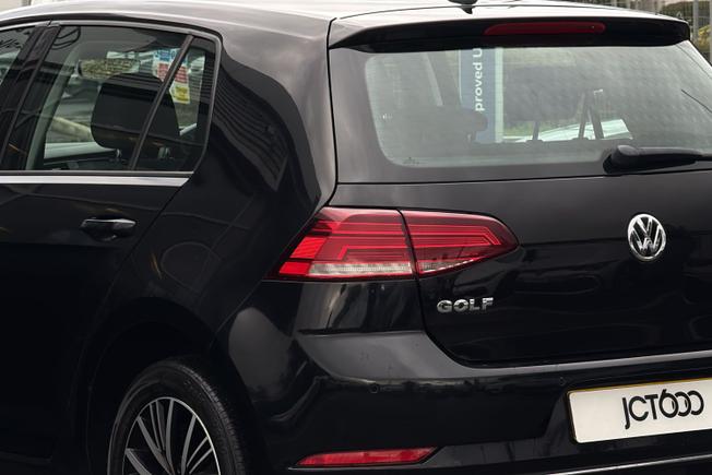 VOLKSWAGEN Golf Photo 50
