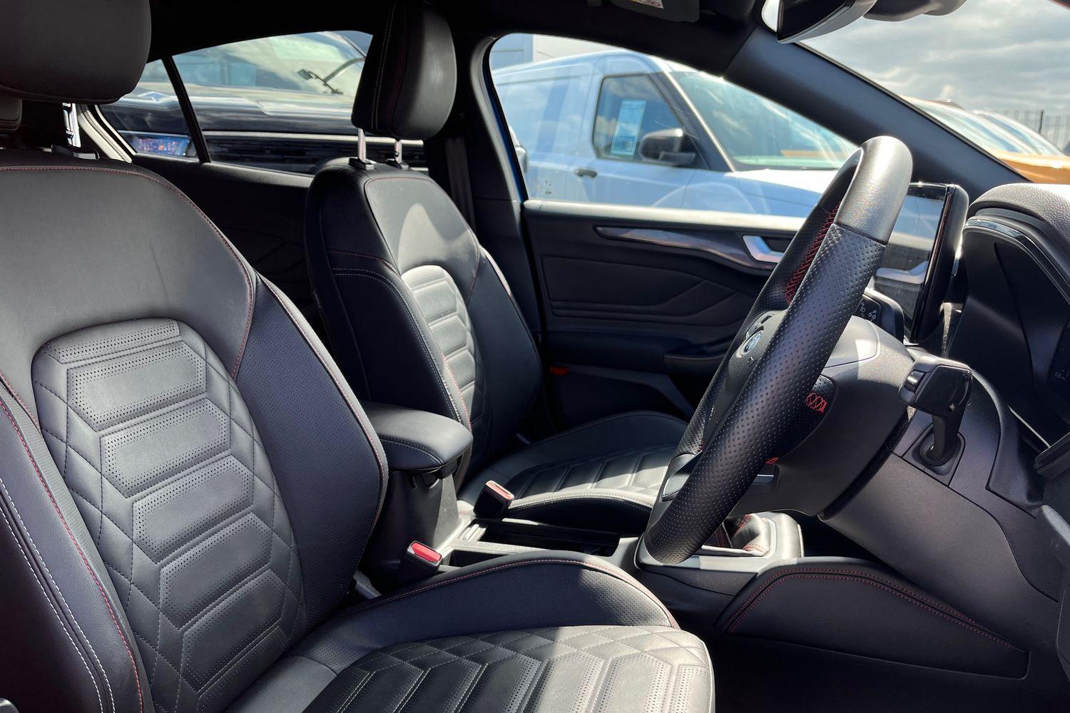 Ford FOCUS Photo 16