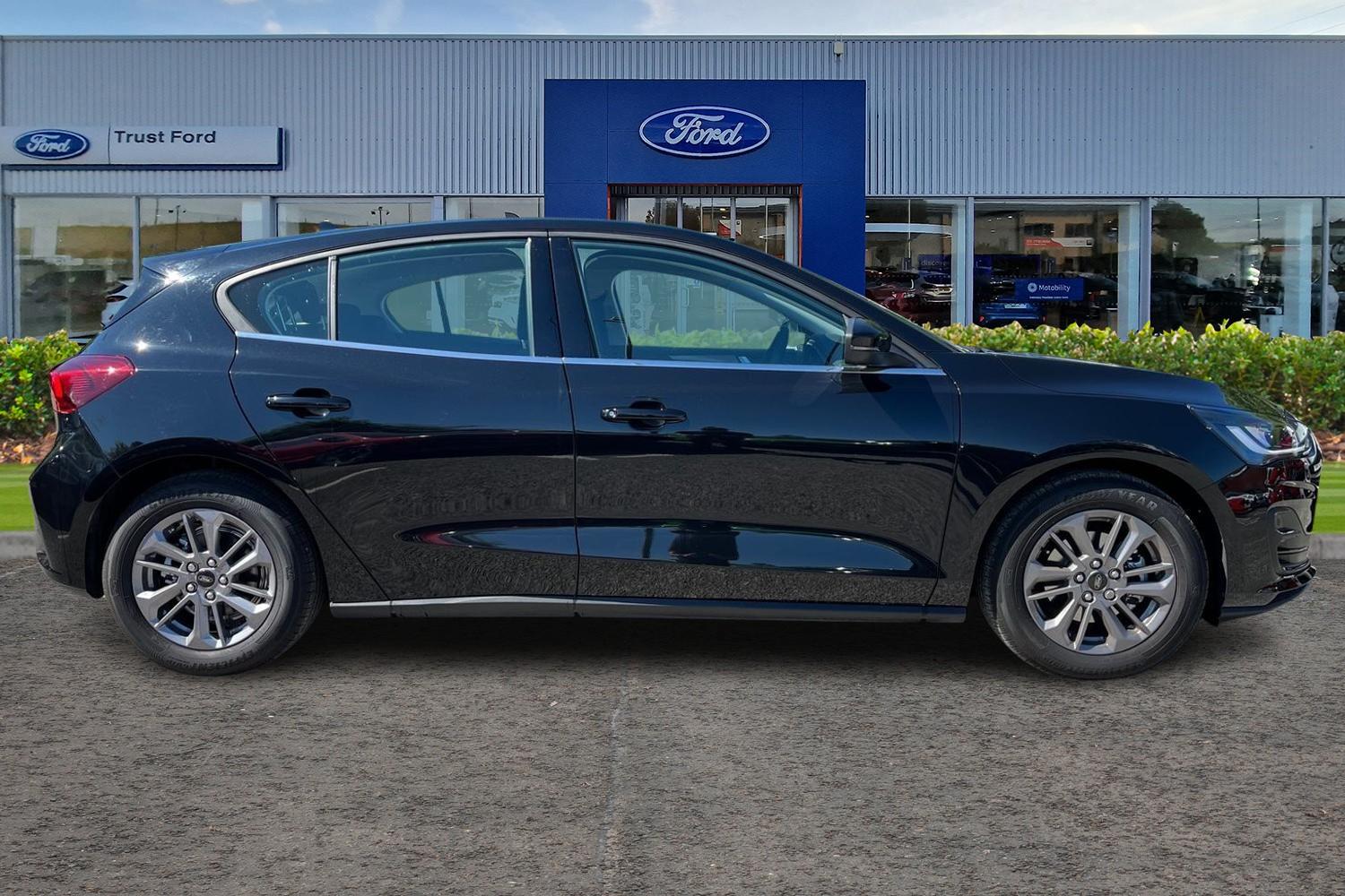 Ford Focus Photo 2