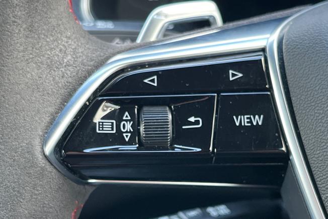AUDI Rs6 Avant Photo 16