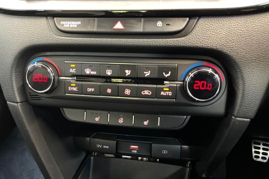 Kia Ceed Photo autoimg-57a7d8b4d092394dde16f5322ec5eb956bef37f8.jpg