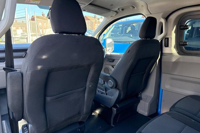 VOLKSWAGEN Transporter Photo 24