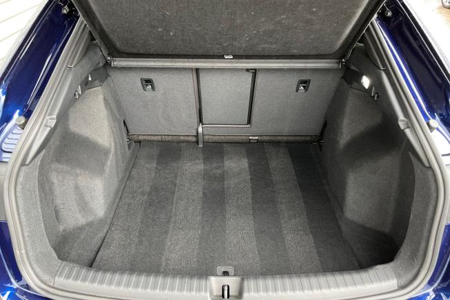 AUDI Q4 e-tron Photo 12
