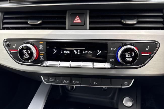 AUDI A4 Avant Photo 22