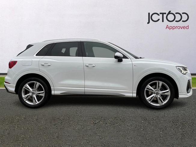 AUDI Q3 Photo 4