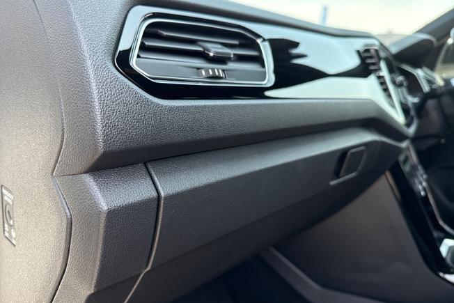 VOLKSWAGEN T-Roc Photo 41