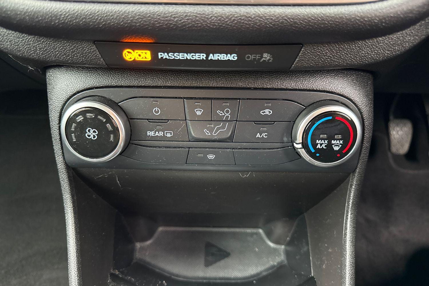 Ford FIESTA Photo 26