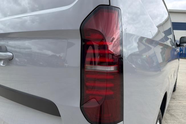 VOLKSWAGEN Transporter Photo 18