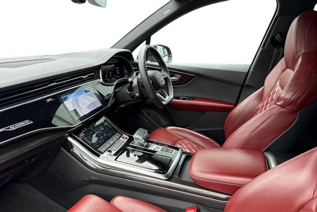 Audi SQ7 Photo 2