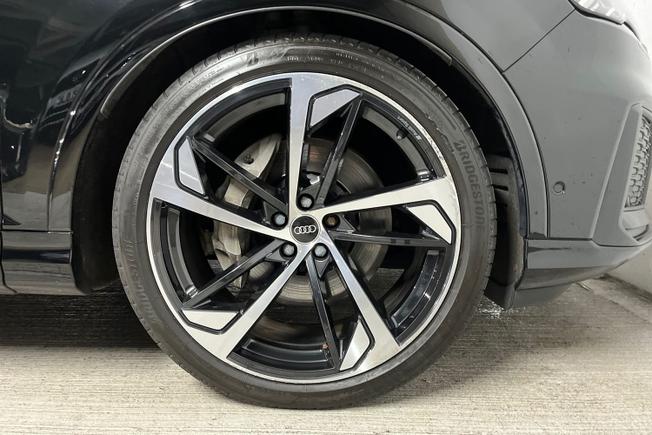 AUDI Q7 Photo 5
