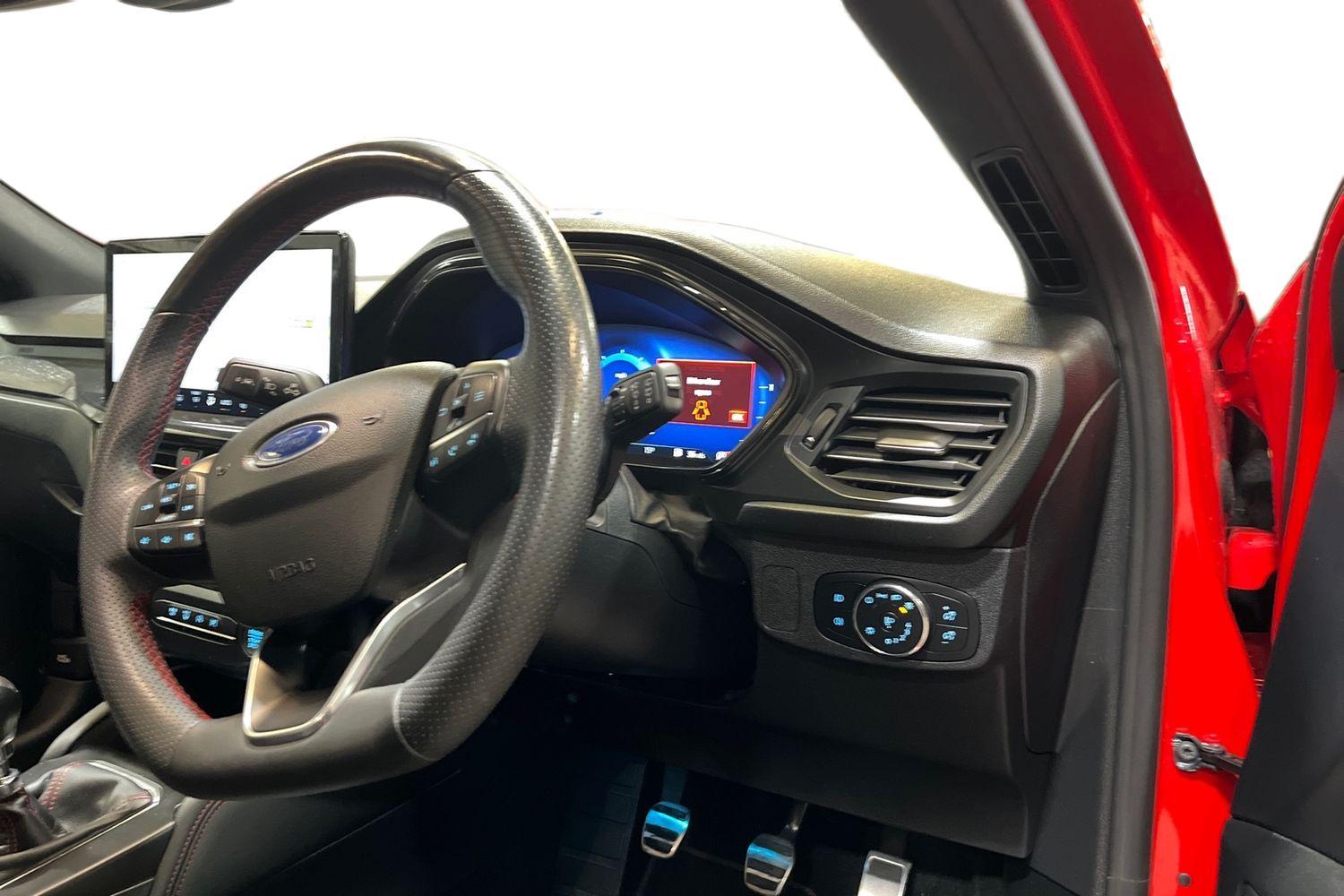 Ford FOCUS Photo 8